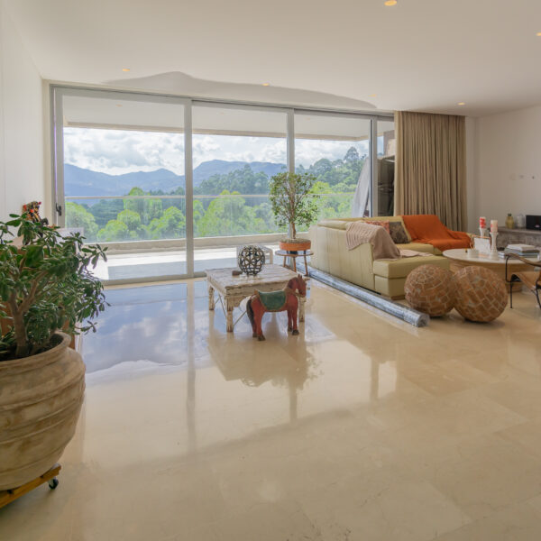 EL POBLADO 343m2