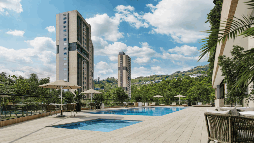MADERO PISCINA-01